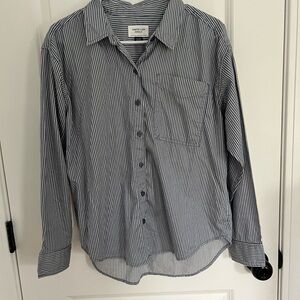 American Eagle Women Blue and White Striped Button down Shirt